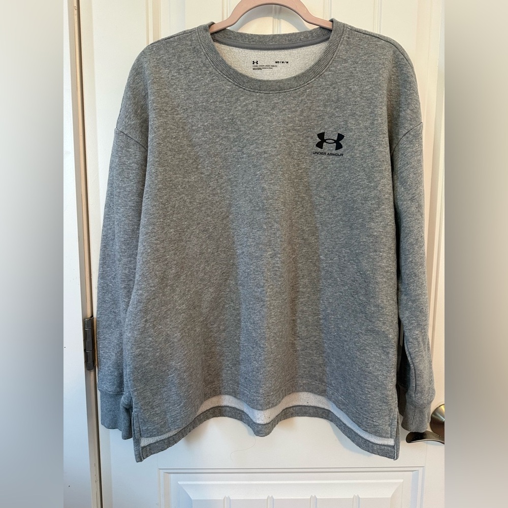 Under Armour Gray Pullover sweatshirt with Black Logo Size M with side split